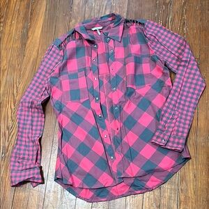 Women’s Red and Black Plaid Shirt